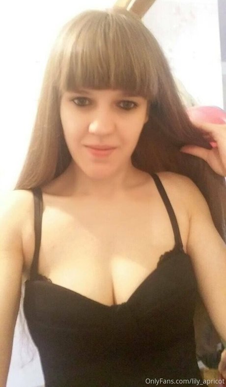 Naakte gelekte OnlyFans-foto van Lilyapricot
