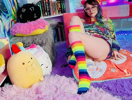 Naakte gelekte OnlyFans-foto van Missmaevyn