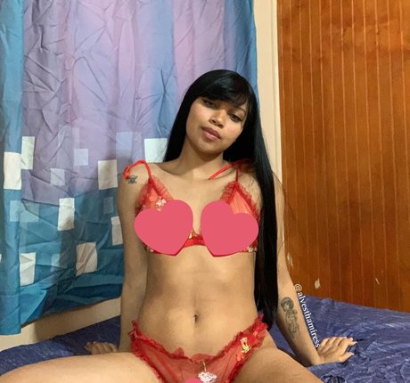 Naakte gelekte OnlyFans-foto van Thami