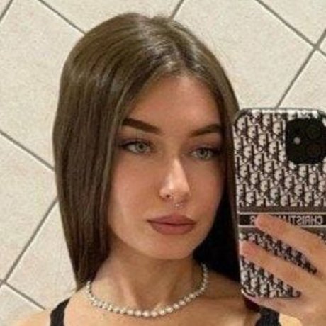 Naakte gelekte OnlyFans-foto van Eliesposito