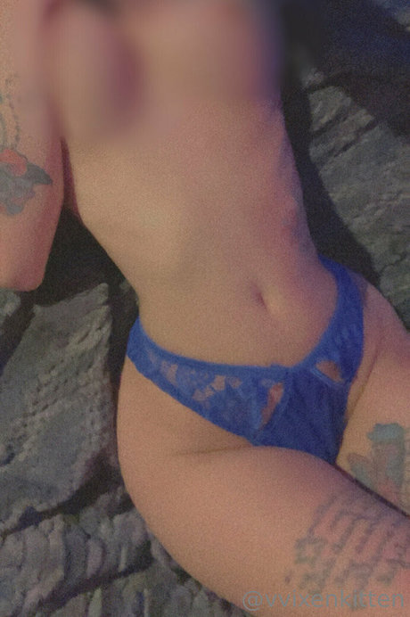 Naakte gelekte OnlyFans-foto van Vixenmoonn