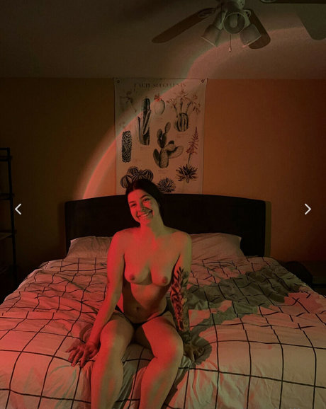 Naakte gelekte OnlyFans-foto van Oakandpillow
