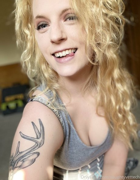 Naakte gelekte OnlyFans-foto van Naughtyvettech