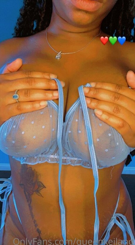 Naakte gelekte OnlyFans-foto van Queenkeiland