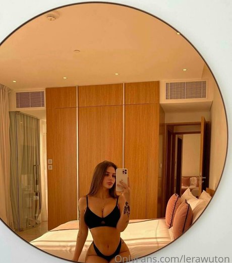 Naakte gelekte OnlyFans-foto van Lerawuton