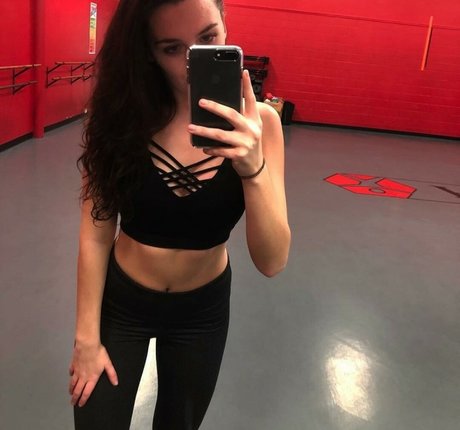 Naakte gelekte OnlyFans-foto van Hanna Zellers