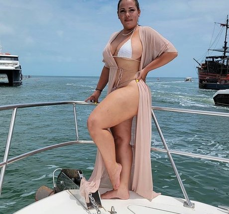 Naakte gelekte OnlyFans-foto van Temptationnena