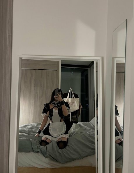 Naakte gelekte OnlyFans-foto van Bunnygirlyeona