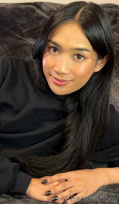 Naakte gelekte OnlyFans-foto van Bankfemboy