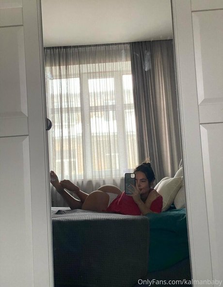 Naakte gelekte OnlyFans-foto van Kalmanbaby