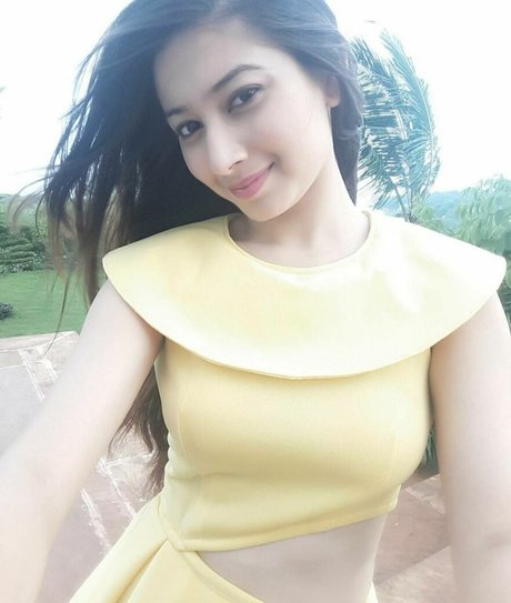 Naakte gelekte OnlyFans-foto van Alankrita Bora