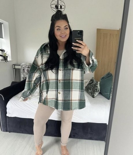 Naakte gelekte OnlyFans-foto van Scarlett Moffatt