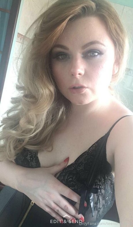 Naakte gelekte OnlyFans-foto van Teendreamxo