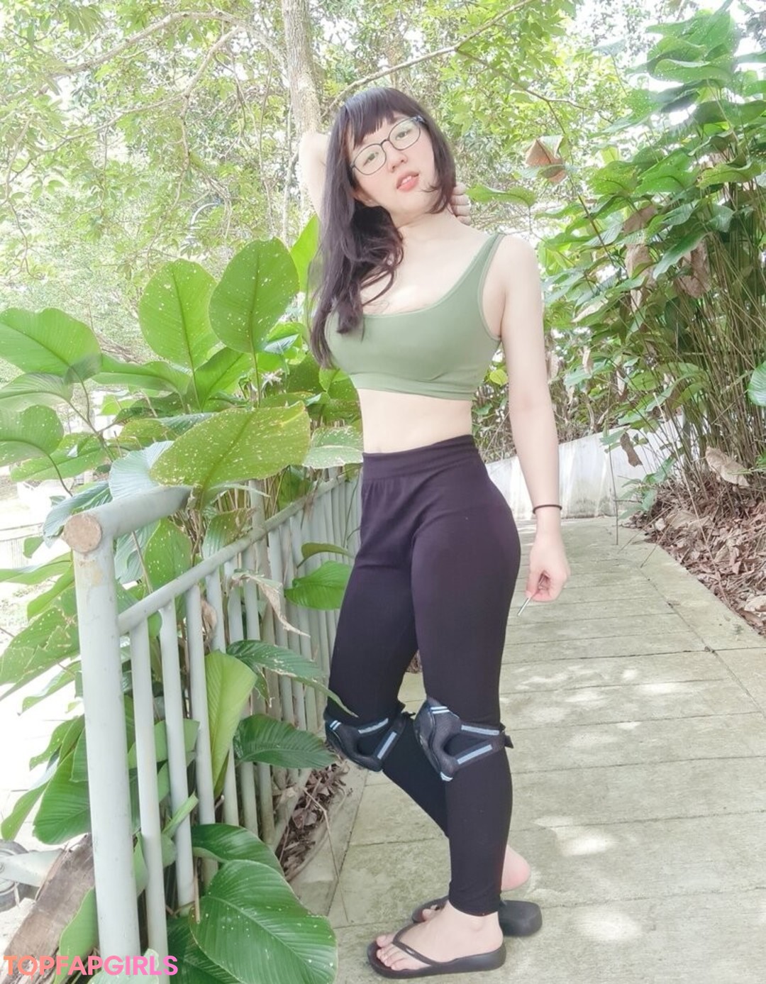 Naakte gelekte OnlyFans-foto van Acacia Wen #41 Naakte gelekte OnlyFans-foto van Acacia Wen #41