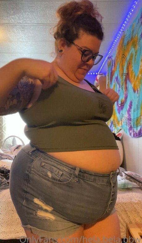 Naakte gelekte OnlyFans-foto van Helabelabbw