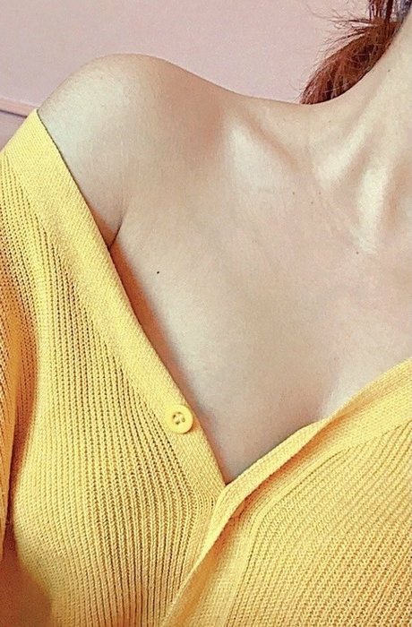 Naakte gelekte OnlyFans-foto van Onyourbunny