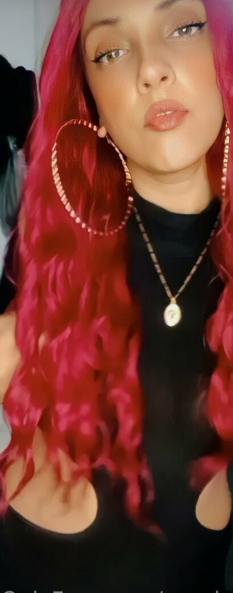 Naakte gelekte OnlyFans-foto van Sexyindiangoddess