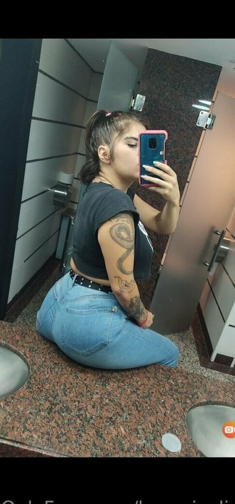 Naakte gelekte OnlyFans-foto van Berenicelis