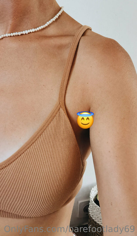 Naakte gelekte OnlyFans-foto van Saremm