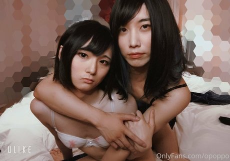 Naakte gelekte OnlyFans-foto van Opoppo