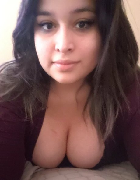 Naakte gelekte OnlyFans-foto van Nena224