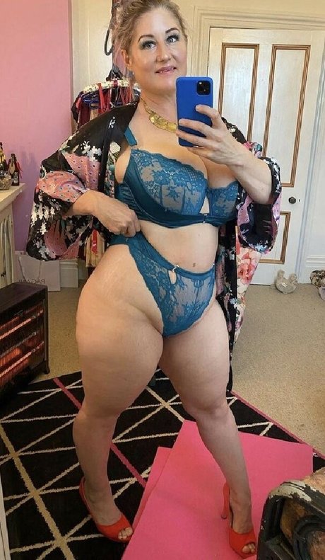Naakte gelekte OnlyFans-foto van Meganfortyfit
