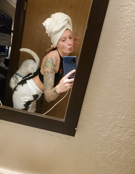 Naakte gelekte OnlyFans-foto van Mikaylarainesfans