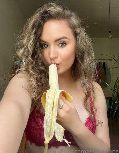 Naakte gelekte OnlyFans-foto van Gentlejane