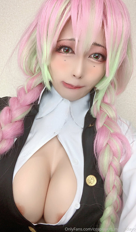 Naakte gelekte OnlyFans-foto van Cosplayersmomodayo