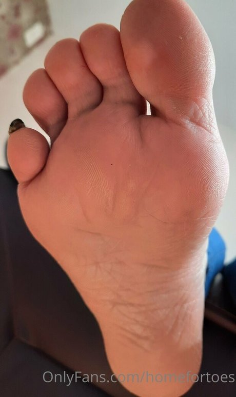 Naakte gelekte OnlyFans-foto van Homefortoes