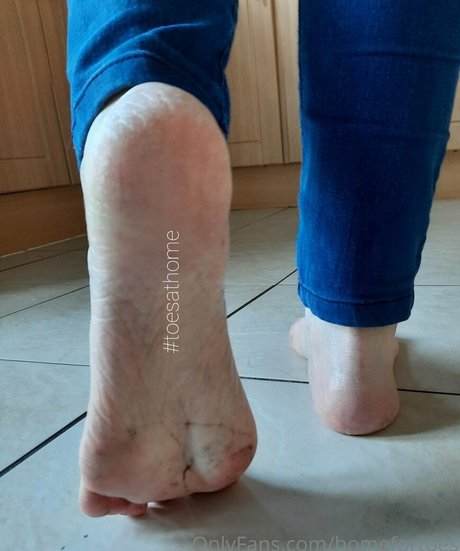 Naakte gelekte OnlyFans-foto van Homefortoes