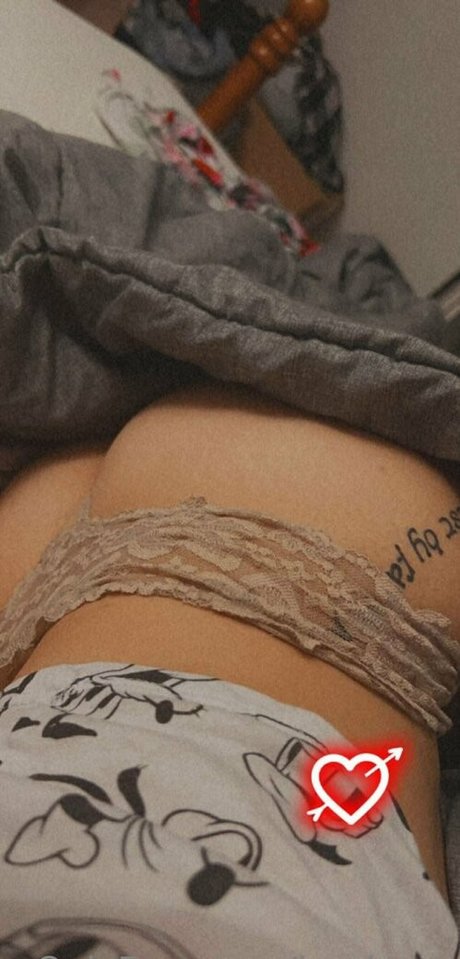 Naakte gelekte OnlyFans-foto van Izzyizzyy