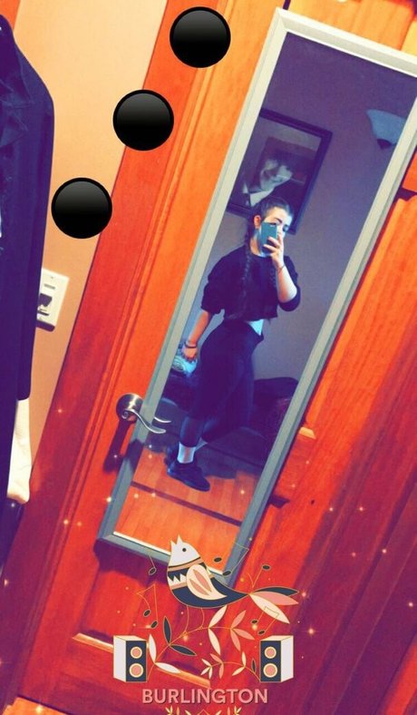 Naakte gelekte OnlyFans-foto van Sweetbabyadeline