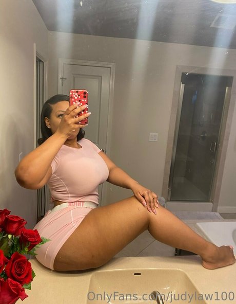 Naakte gelekte OnlyFans-foto van Judylaw100