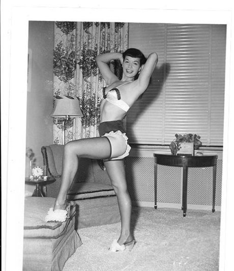 Naakte gelekte OnlyFans-foto van Bettie Page