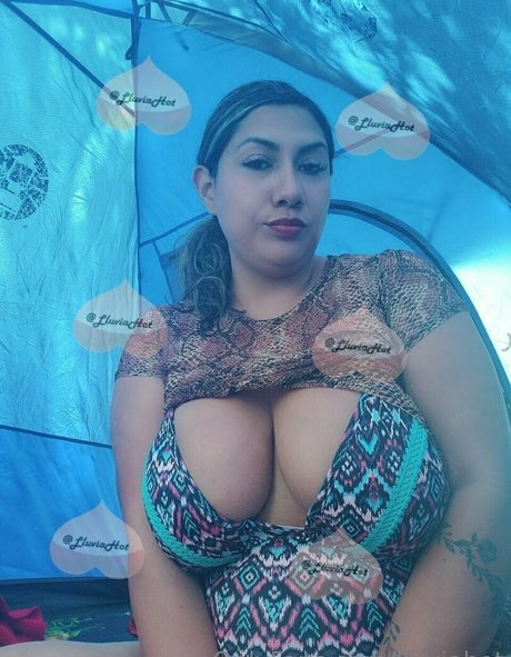 Naakte gelekte OnlyFans-foto van Lluvia Salazar