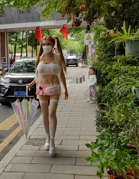 Naakte gelekte OnlyFans-foto van Sexycyborg