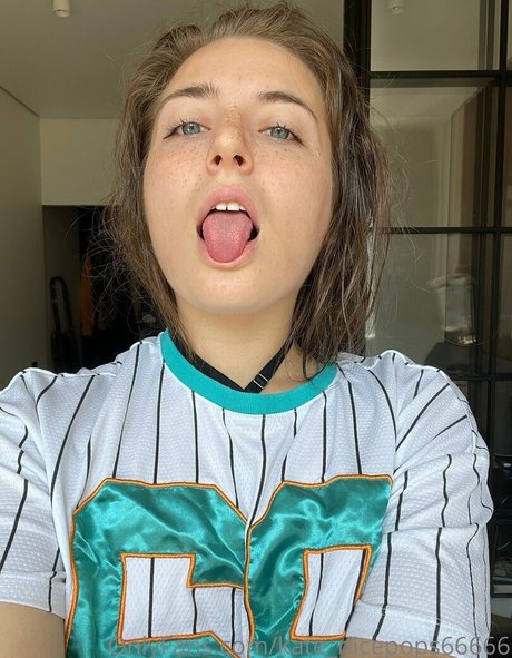 Naakte gelekte OnlyFans-foto van Katenicepops66666