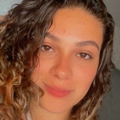 Naakte gelekte OnlyFans-foto van Leila Caetano