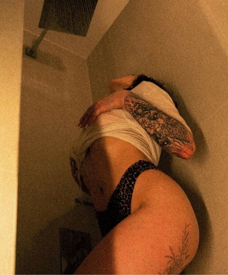 Naakte gelekte OnlyFans-foto van Mariborcanke