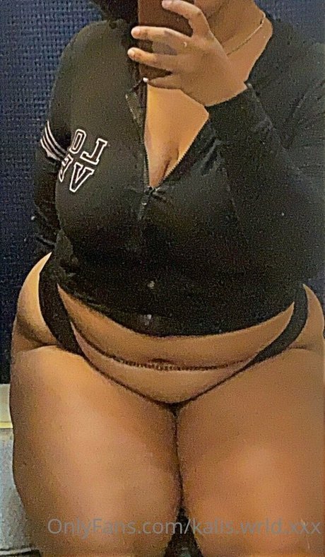 Naakte gelekte OnlyFans-foto van Kaliswrldxxx