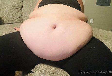 Naakte gelekte OnlyFans-foto van Ellajo28