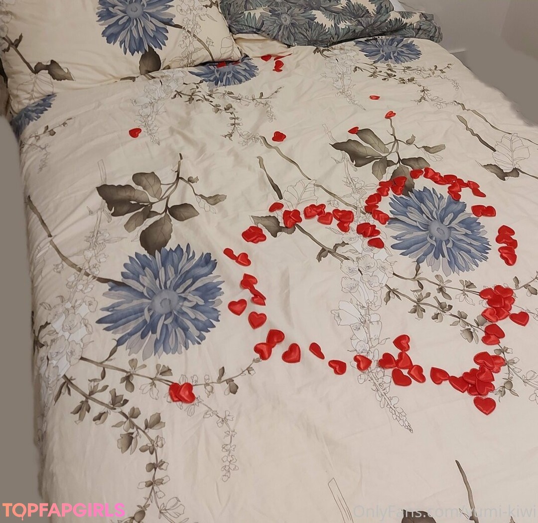 Naakte gelekte OnlyFans-foto van Yumi Kiwi #131 Naakte gelekte OnlyFans-foto van Yumi Kiwi #131