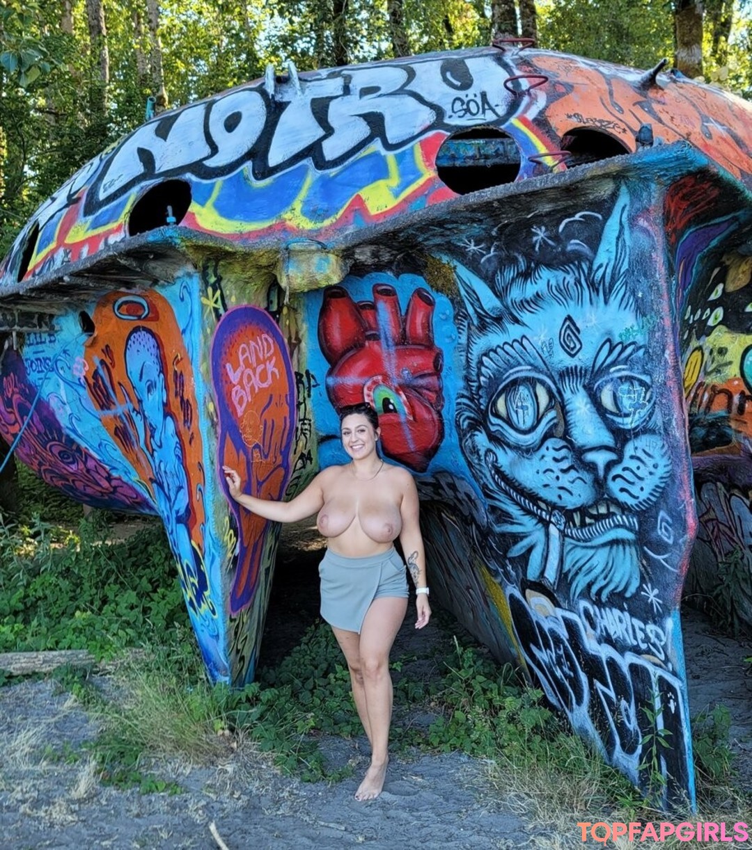 Naakte gelekte OnlyFans-foto van Lena Paul #1227