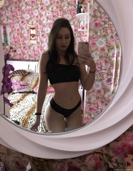 Naakte gelekte OnlyFans-foto van Anastasiia Mut