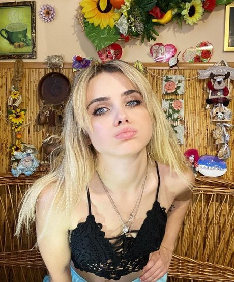 Naakte gelekte OnlyFans-foto van Marina Yers