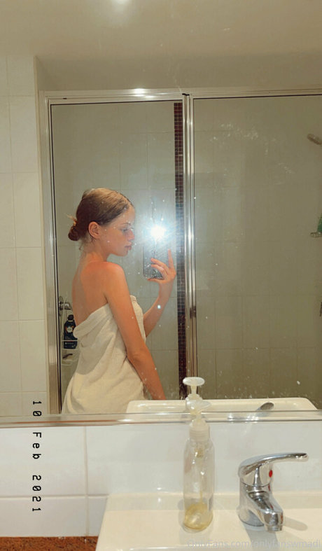 Naakte gelekte OnlyFans-foto van Onlyfanswmadi