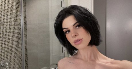 Naakte gelekte OnlyFans-foto van Ellathrasher