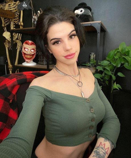 Naakte gelekte OnlyFans-foto van Ellathrasher