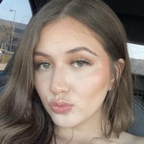 Naakte gelekte OnlyFans-foto van Sugawendy